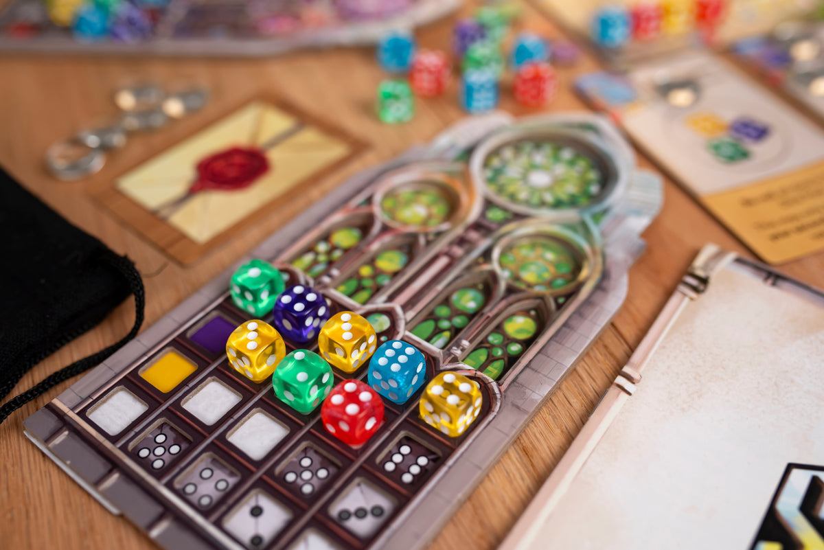 Sagrada dice and stained glass windows